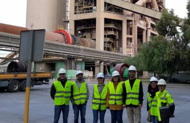 foto visita upv fábrica sagunto