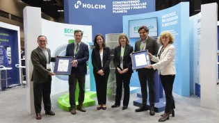 Holcim España recibe certificado  AENOR para cementos