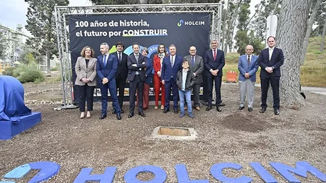 Acto institucional por el centenario de Holcim en Villaluenga de la Sagra