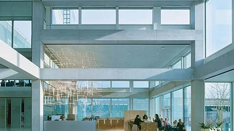 HSG Learning Center, en St. Gallen, Suiza, proyecto que incorpora ECOPact en su interior con contenido reciclado procedente de residuos de construcción y demolición.