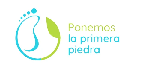logo premios ponemos la primera piedra Holcim