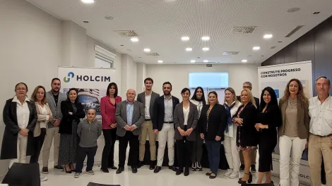 premios ponemos la primera piedra Holcim