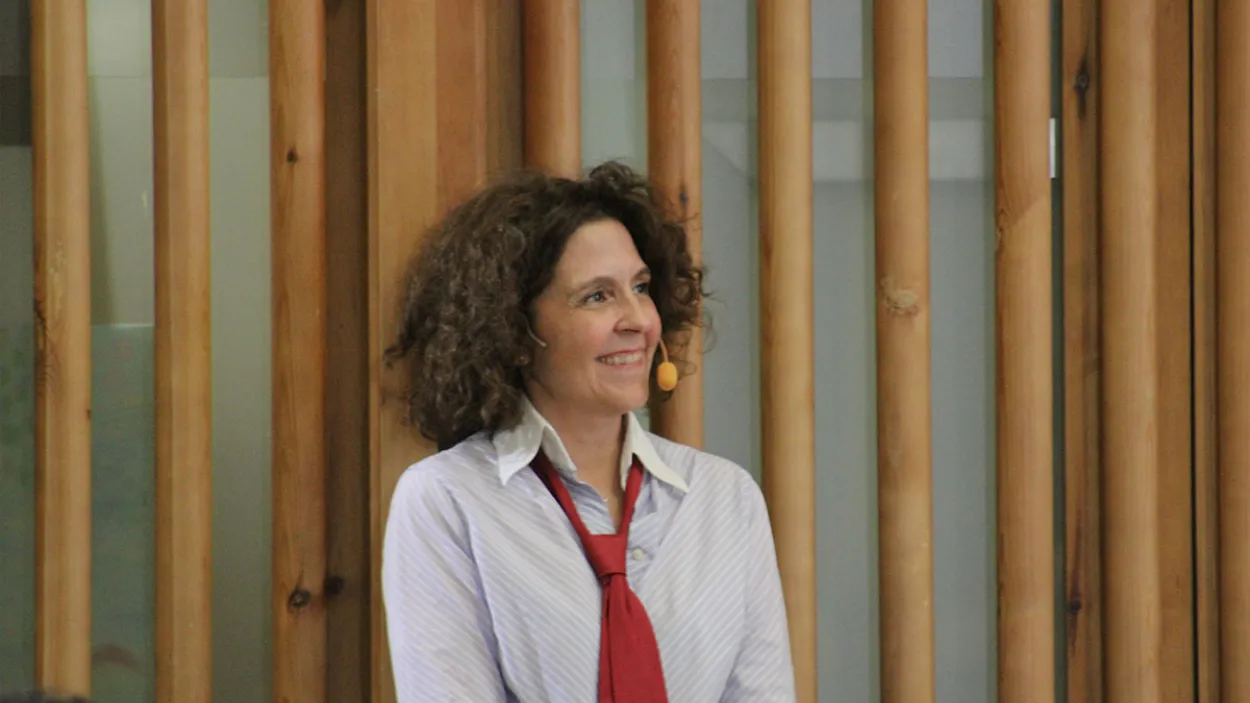 Presentadora charla avances en el hormigón matcoam 25