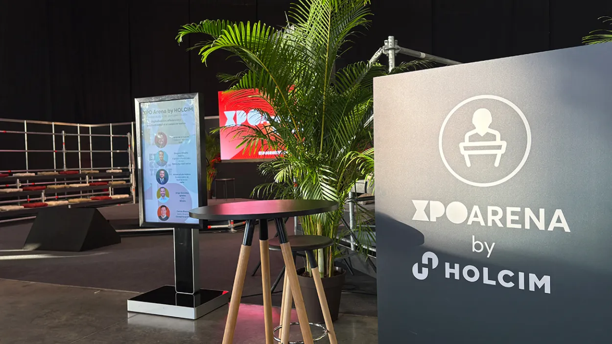 Entrada auditorio Holcim en expoconstruye 2025