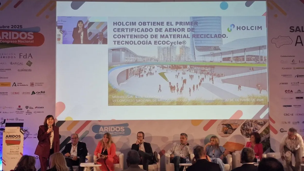 Marian Vidal y Val Serradilla Ecocycle en congreso nacional de áridos