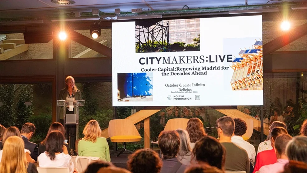 Pronente haciendo presentación en citymakers-live