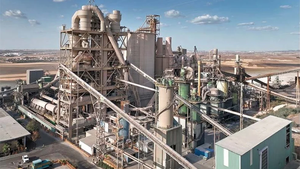 Vista aérea de la fábrica de Holcim en Villaluenga de la Sagra