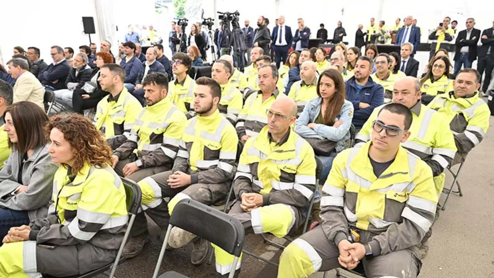 Trabajadores de Holcim durante el acto del centenario en Villaluenga de la Sagra