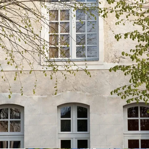 Edificio restaurado con Cal Holcim