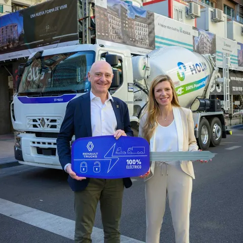 entrega hormigonera electrica de renault 2024