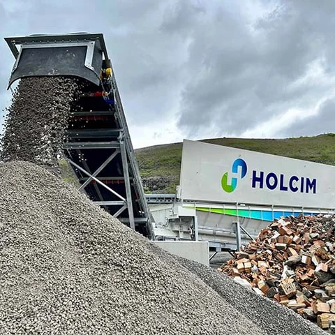 Proceso de recarbonatación de residuos de demolición para la producción de áridos reciclados destinados a la fabricación de hormigón sostenible.